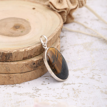 Glow with Confidence Natural Tiger Eye Gemstone Silver Pendant – Oval