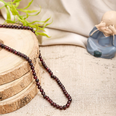 Dazzling Garnet Round Chip Bead Necklace – A Dazzling Beacon of Courage and Creativity