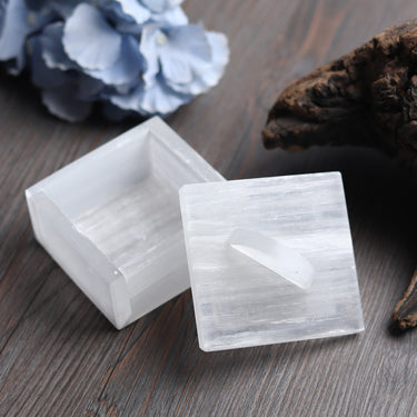 Selenite Souk Natural Moroccan Selenite Gemstone Box for Storing, Cleansing, Charging Healing Stones and Crystals - Selenite Box with Lid